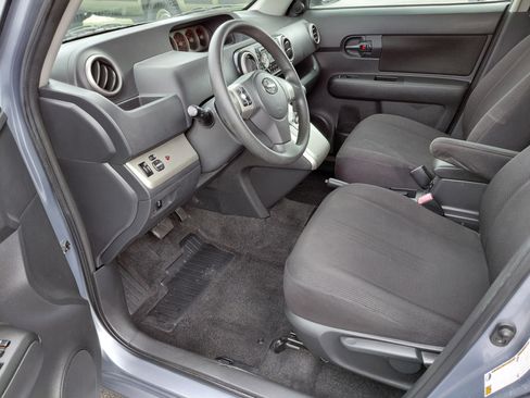 Used 2009 Scion xB image 2