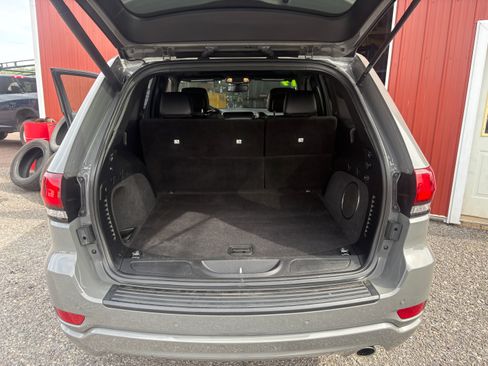 Used 2019 Jeep Grand Cherokee Limited image 15