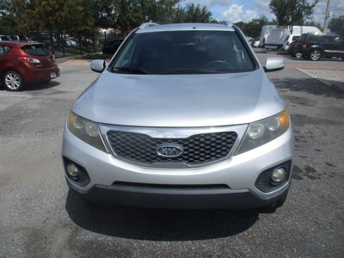 Used 2011 Kia Sorento LX image 3