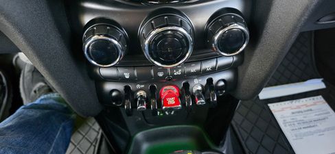 Used 2015 MINI Cooper S image 42