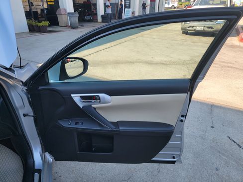 Used 2012 Lexus CT 200h Premium image 26