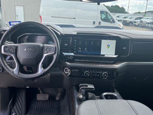 Used 2023 Chevrolet Silverado 1500 LT Trail Boss image 7