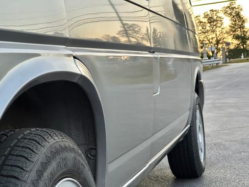 Used 1999 Volkswagen Eurovan GLS image 17