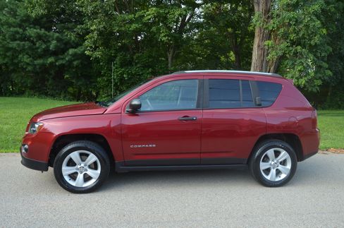 Used 2016 Jeep Compass Sport image 1