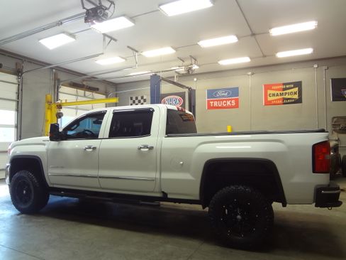 Used 2016 GMC Sierra 2500 image 4