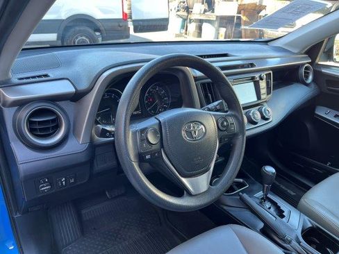 Used 2017 Toyota RAV4 LE image 9