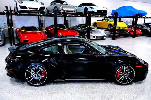 Used 2022 Porsche 911 Turbo image 10