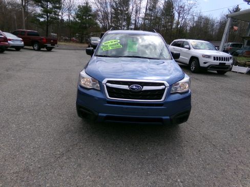 Used 2017 Subaru Forester 2.5i image 2