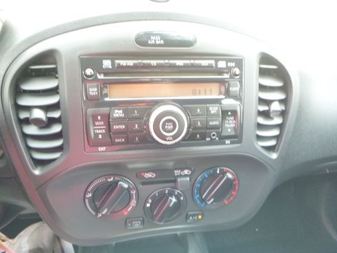 Used 2013 Nissan Juke S image 21