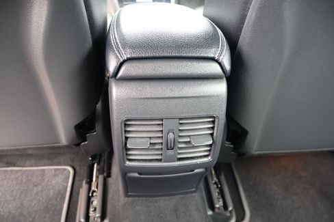 Used 2014 Mercedes-Benz CLA 250 image 16