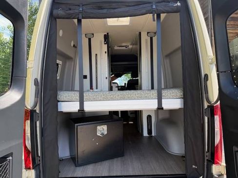 Used 2019 Mercedes-Benz Sprinter 2500 image 14