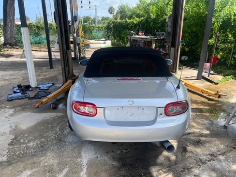 Used 2014 MAZDA MX-5 Miata Sport image 1