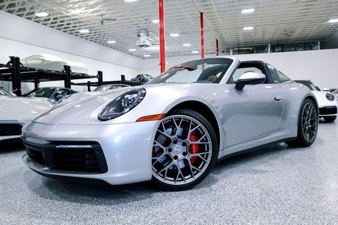 Used 2021 Porsche 911 Targa 4S image 3