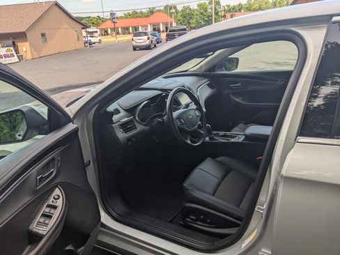 Used 2020 Chevrolet Impala LT image 5