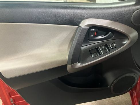 Used 2011 Toyota RAV4 image 8