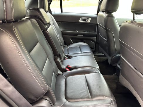 Used 2014 Ford Explorer Sport image 16