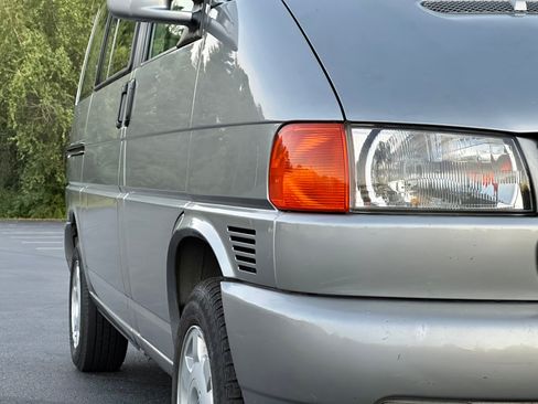 Used 1999 Volkswagen Eurovan GLS image 19