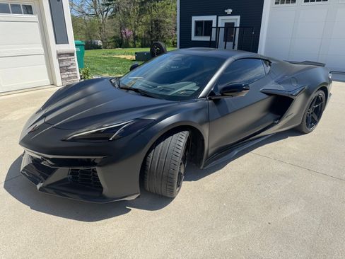 Used 2025 Chevrolet Corvette E-Ray image 2