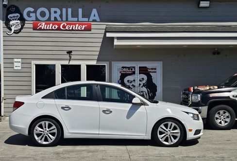 Used 2011 Chevrolet Cruze LTZ image 8