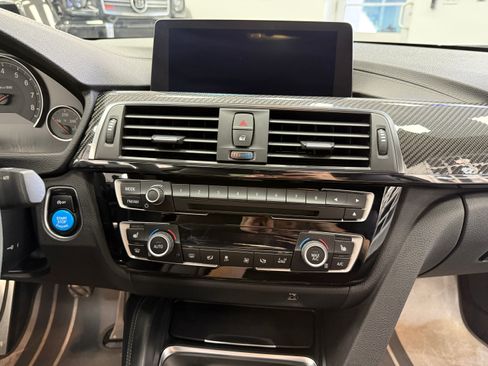 Used 2018 BMW M4 Competition image 29