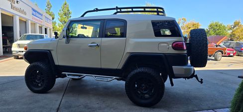 Used 2008 Toyota FJ Cruiser image 14