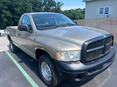 Used 2005 Dodge Ram 1500 Truck ST image 3