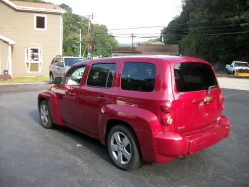 Used 2010 Chevrolet HHR LS image 3