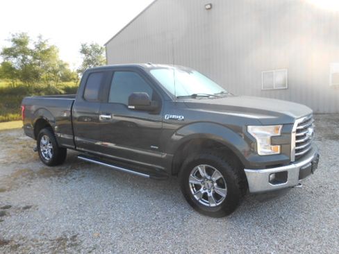 Used 2015 Ford F150 XLT image 4