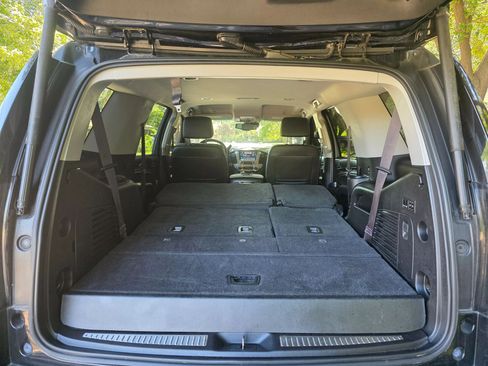 Used 2017 GMC Yukon SLT image 8