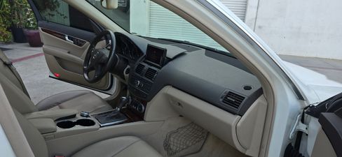 Used 2011 Mercedes-Benz C 300 Sport image 21