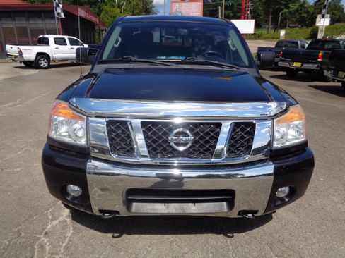 Used 2012 Nissan Titan SV image 7