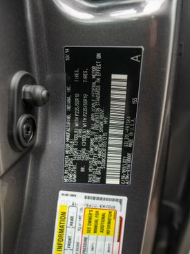 Used 2015 Toyota Sienna SE image 71