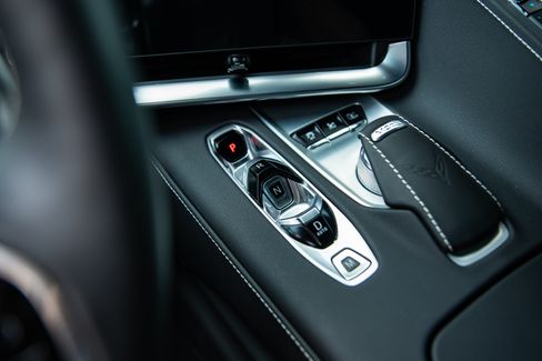 Used 2021 Chevrolet Corvette 2LT image 30