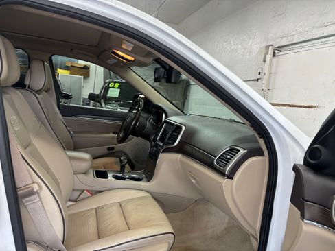 Used 2015 Jeep Grand Cherokee Overland image 13