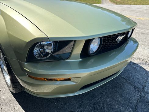 Used 2005 Ford Mustang GT image 11