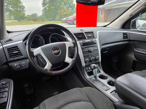 Used 2012 Chevrolet Traverse LT image 9