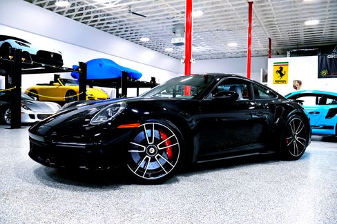 Used 2022 Porsche 911 Turbo image 5