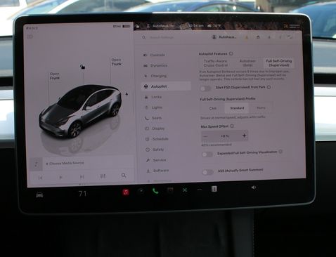 Used 2023 Tesla Model Y Long Range image 8