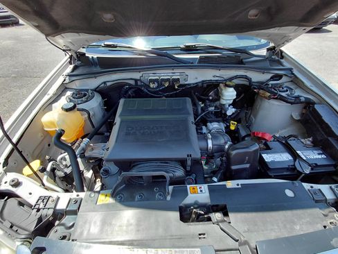 Used 2010 Ford Escape Limited image 12