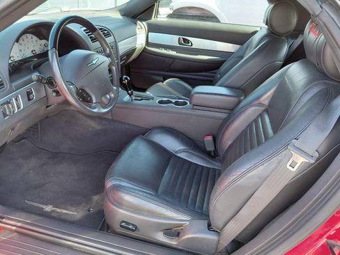 Used 2002 Ford Thunderbird image 2