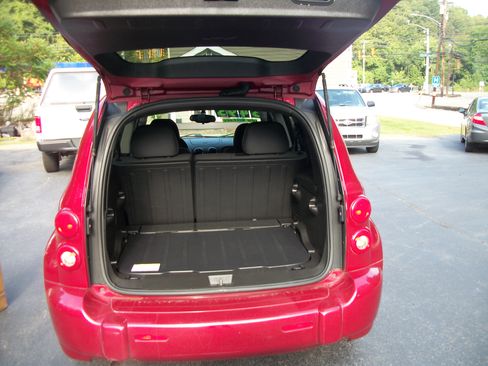 Used 2010 Chevrolet HHR LS image 9