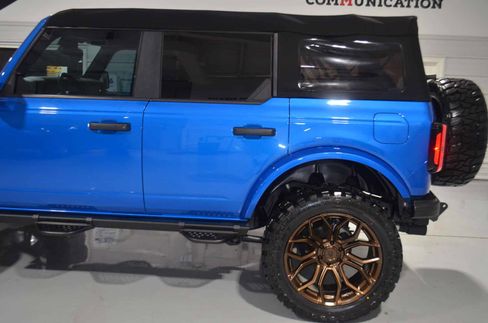 Used 2023 Ford Bronco Badlands image 6