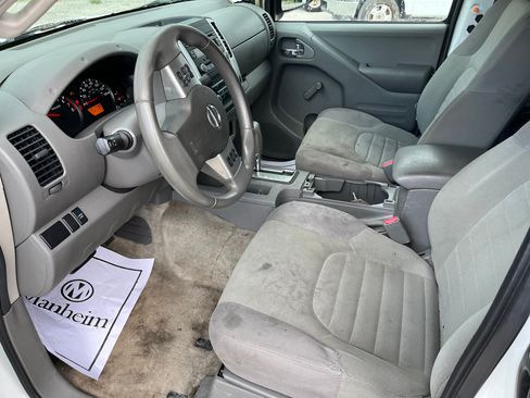 Used 2015 Nissan Frontier XE image 7