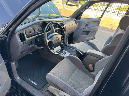 Used 2002 Toyota 4Runner Sport image 11