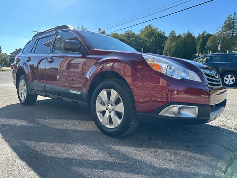 Used 2011 Subaru Outback 3.6R Limited image 5