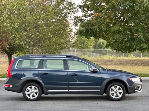 Used 2010 Volvo XC70 3.2 image 6