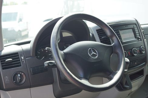 Used 2017 Mercedes-Benz Sprinter 2500 image 8