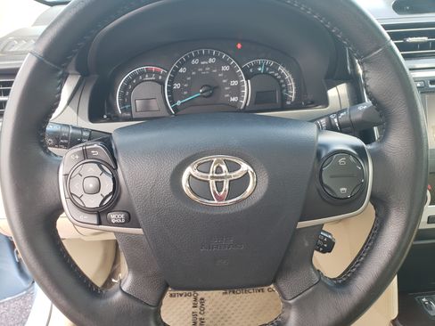 Used 2013 Toyota Camry XLE image 16