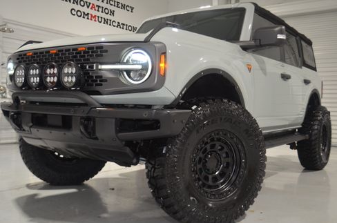 Used 2022 Ford Bronco Badlands image 1