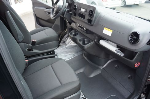 Used 2023 Mercedes-Benz Sprinter 2500 image 14